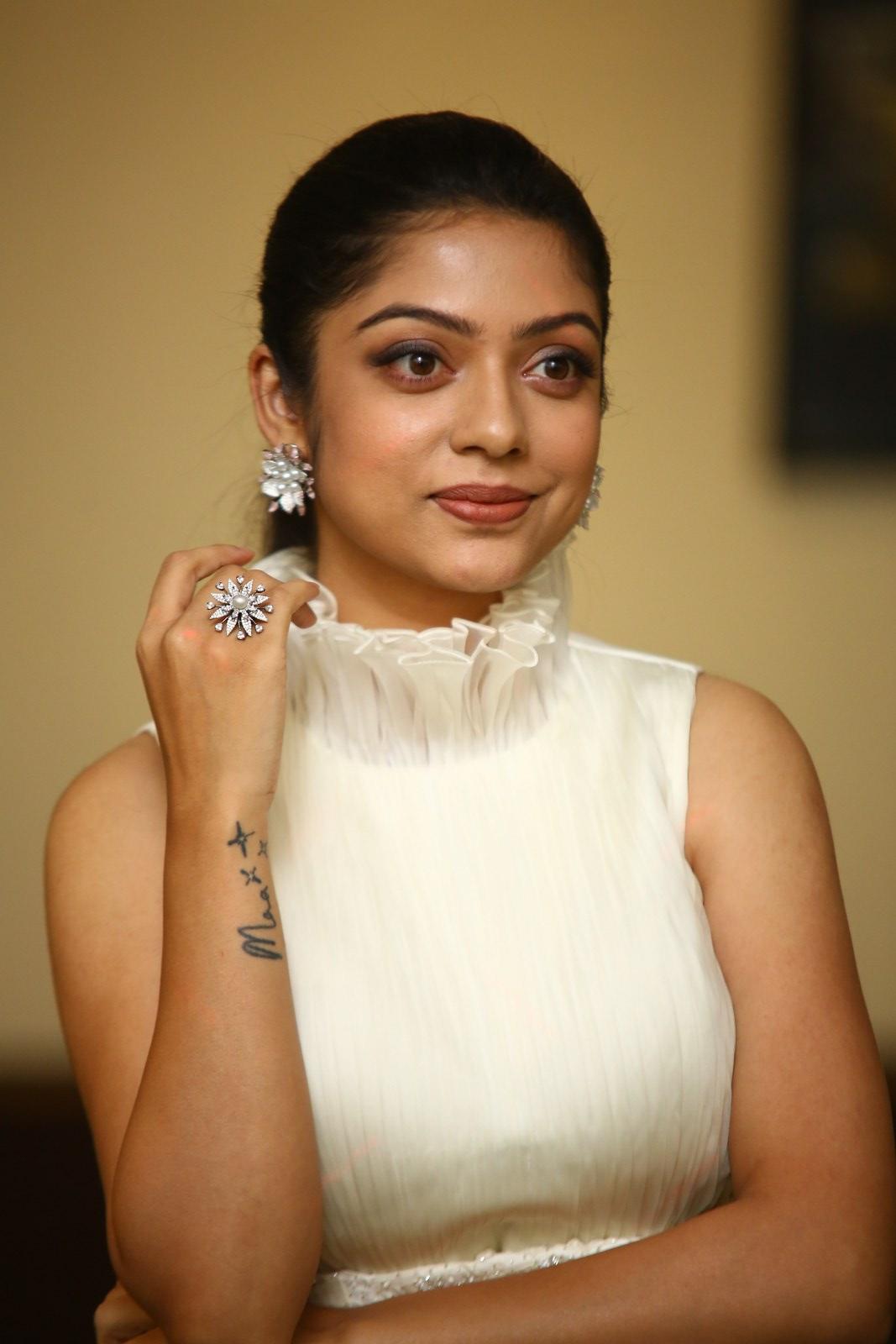 Varsha Bollamma Photoshoot 038