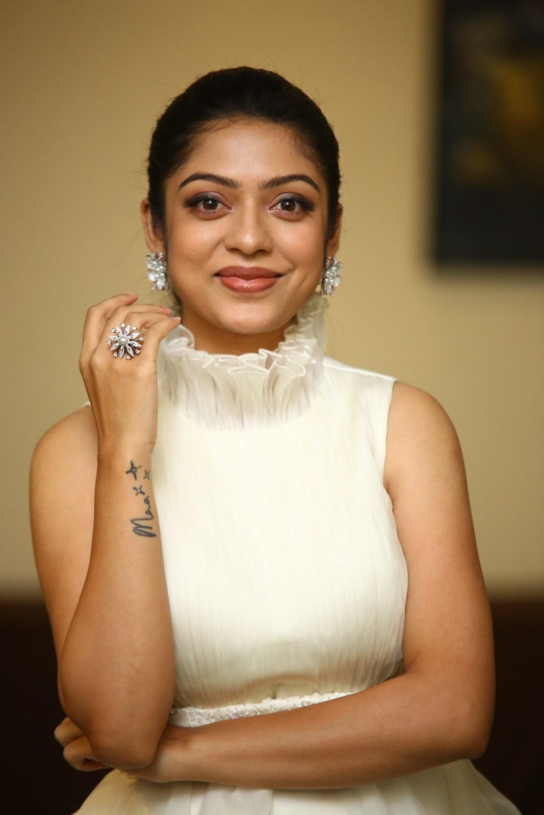 Varsha Bollamma Photoshoot 042