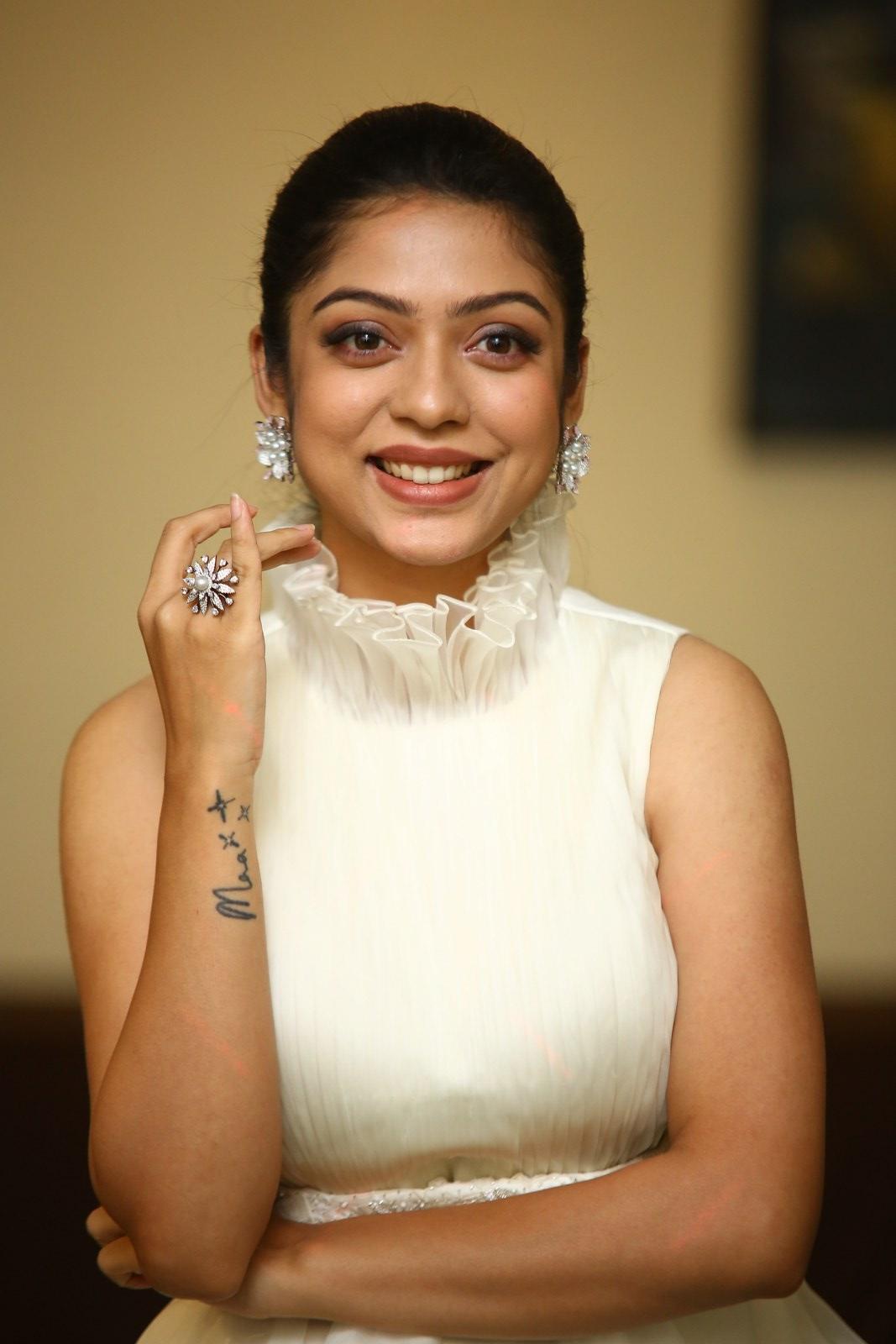 Varsha Bollamma Photoshoot 043