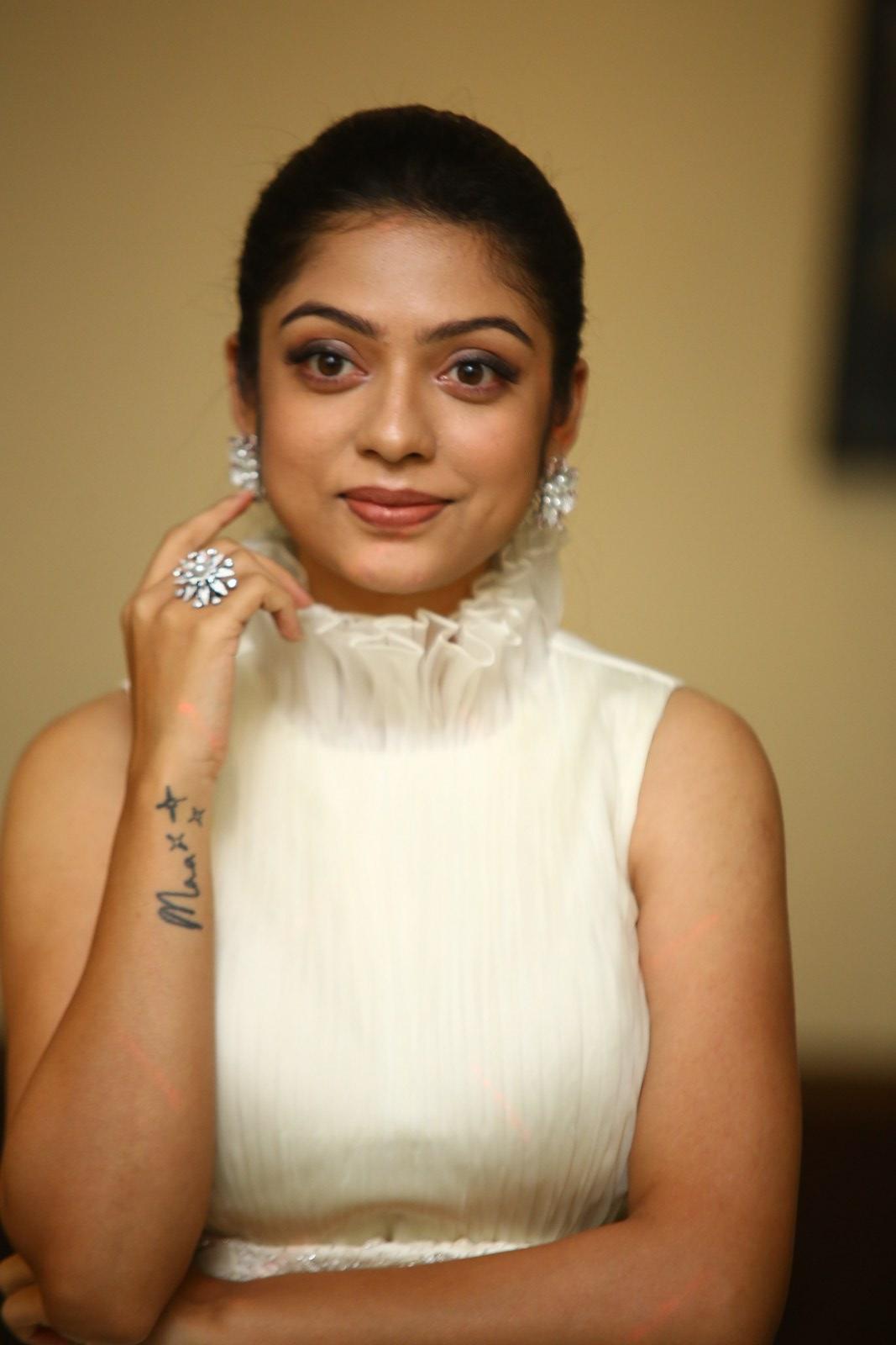 Varsha Bollamma Photoshoot 053