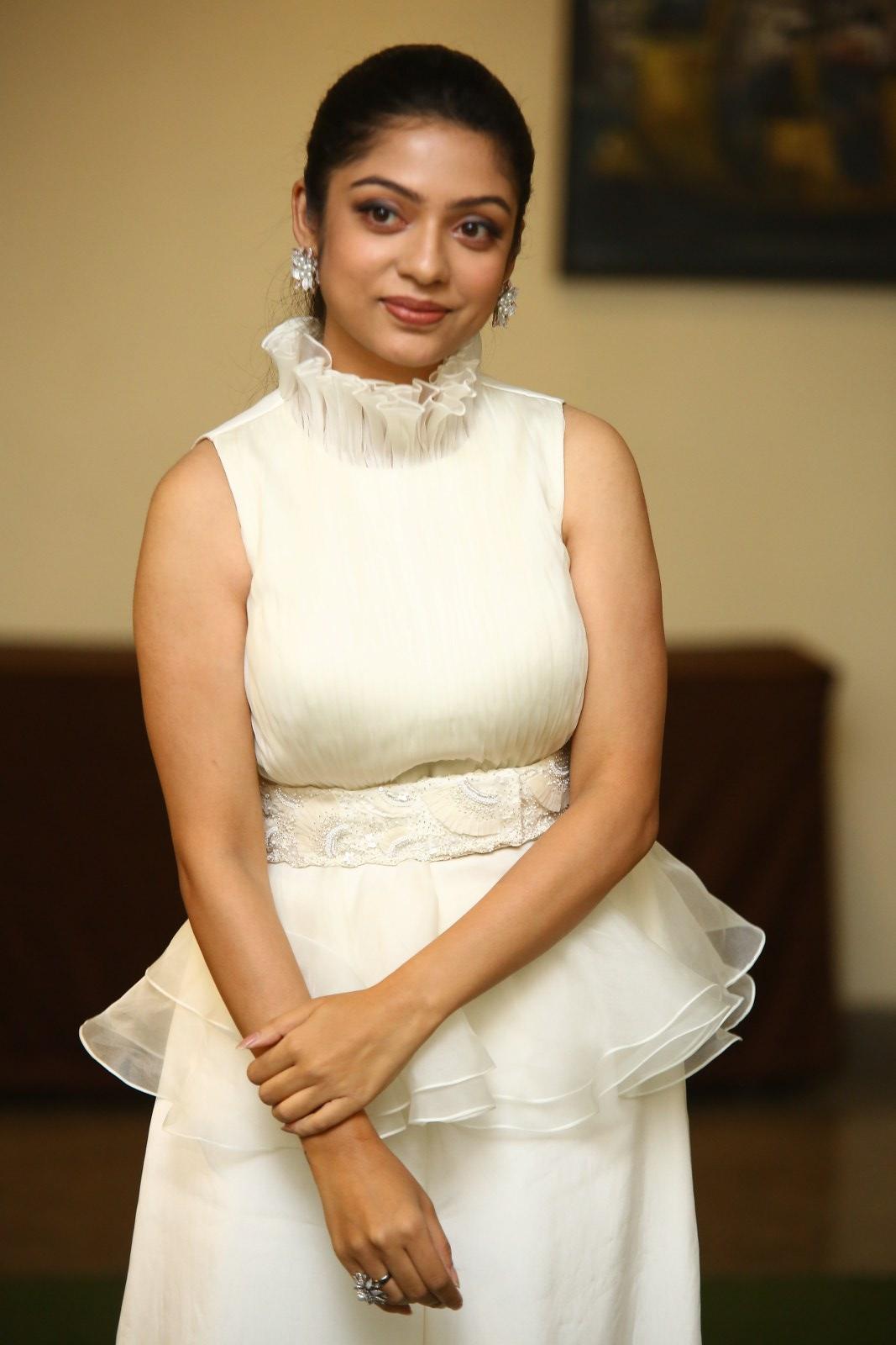 Varsha Bollamma Photoshoot 083