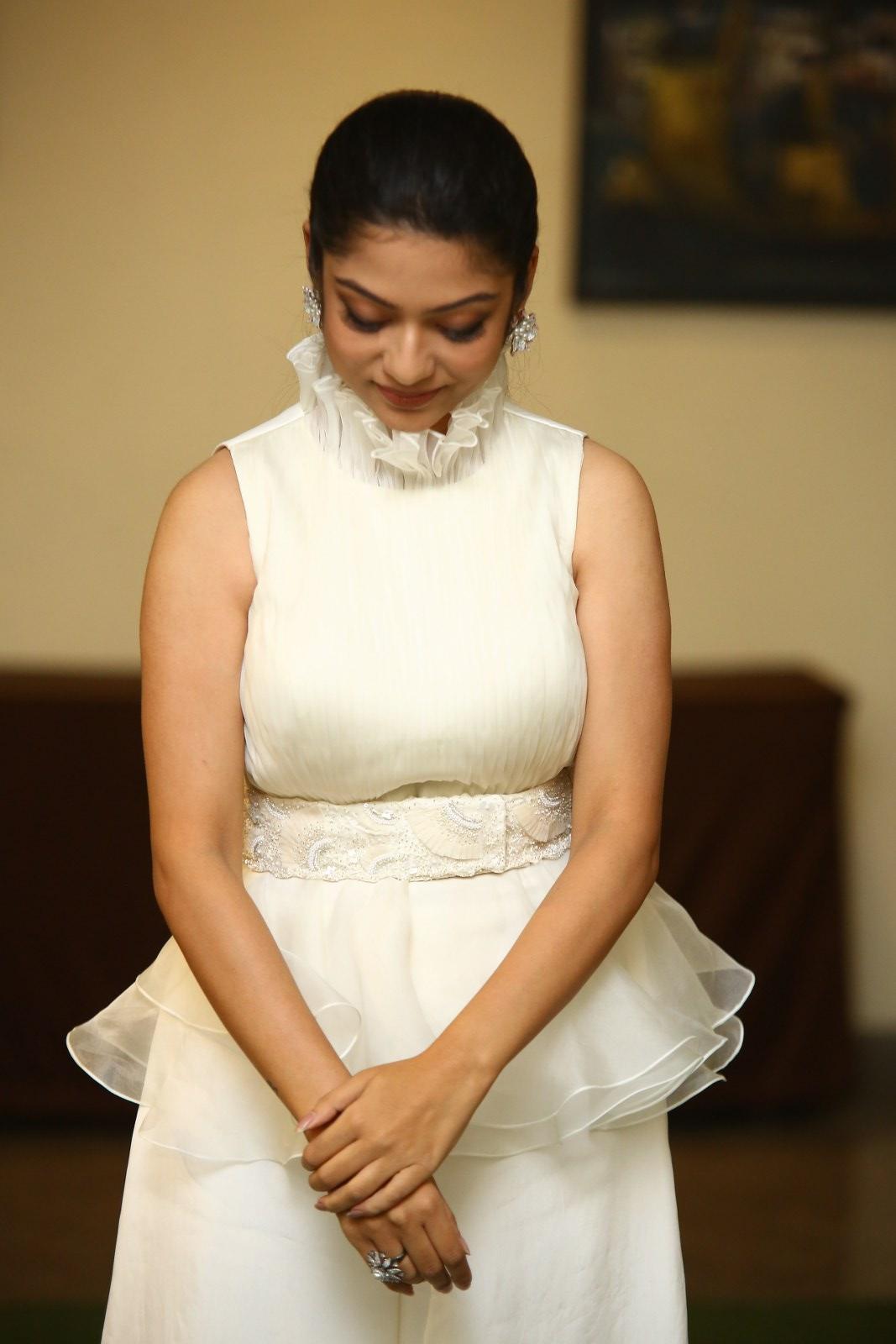 Varsha Bollamma Photoshoot 084