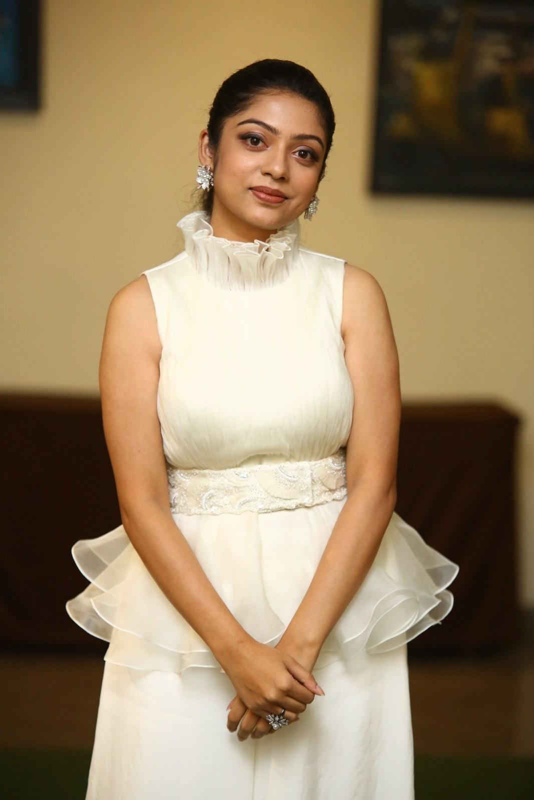 Varsha Bollamma Photoshoot 085