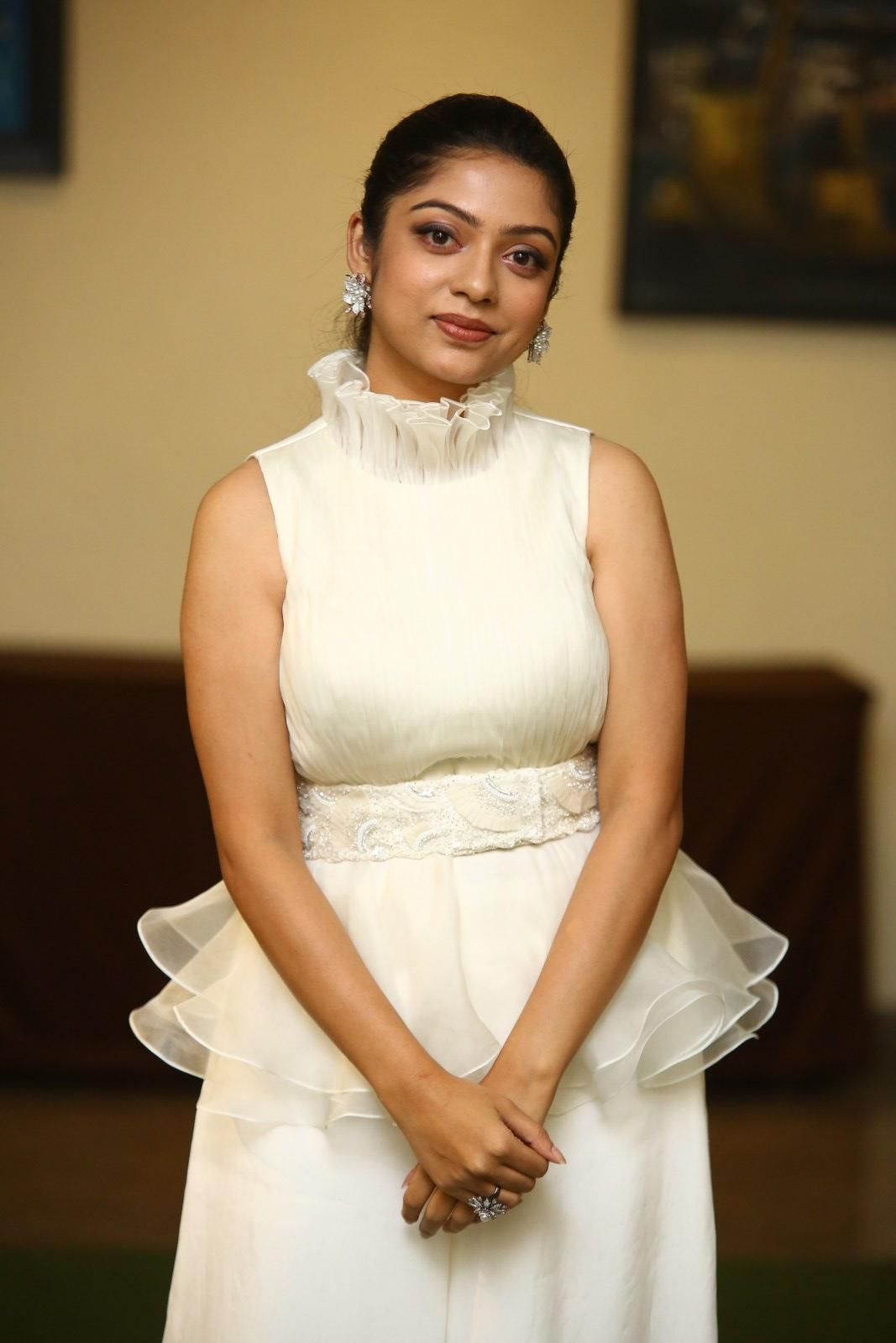 Varsha Bollamma Photoshoot 086