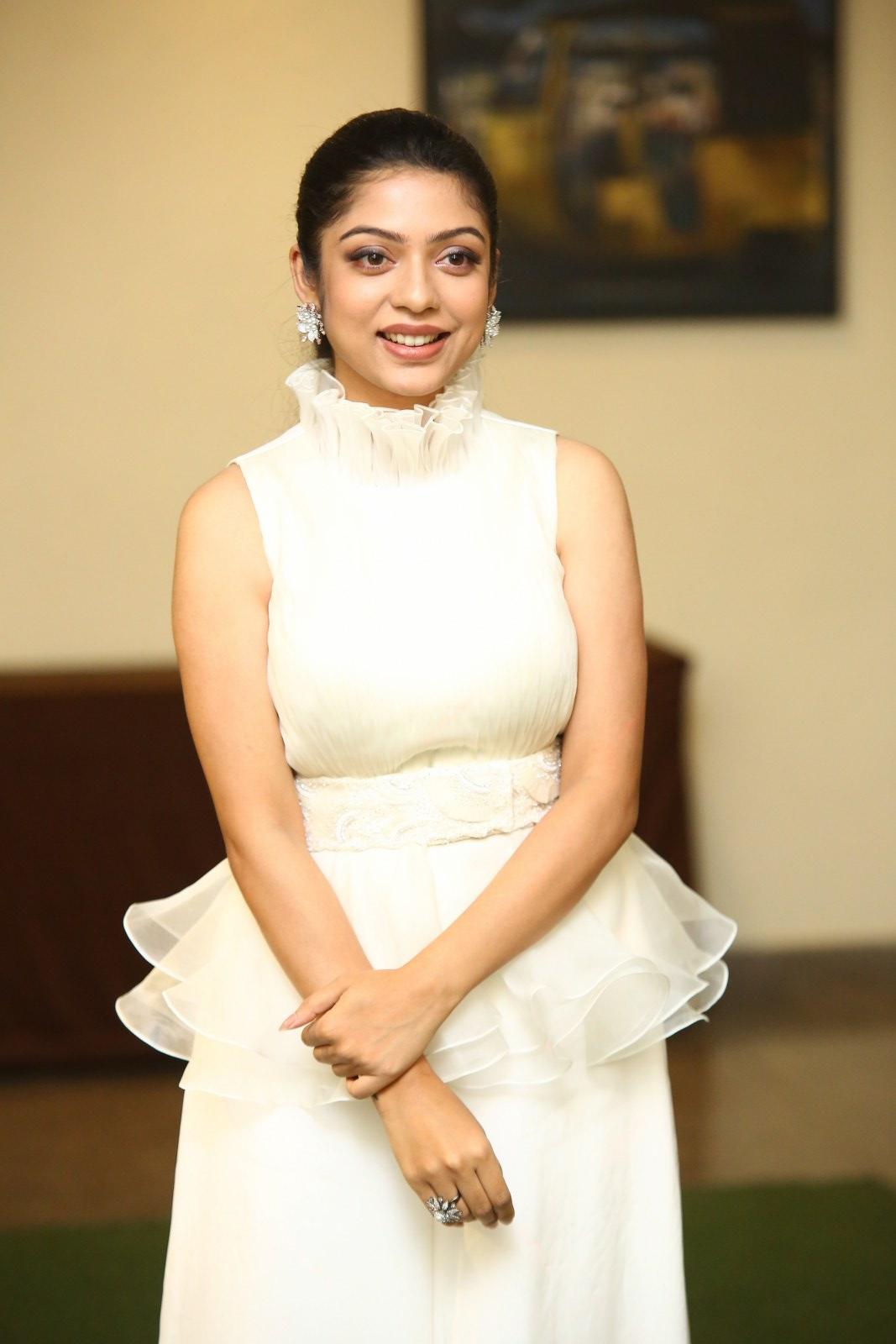 Varsha Bollamma Photoshoot 098