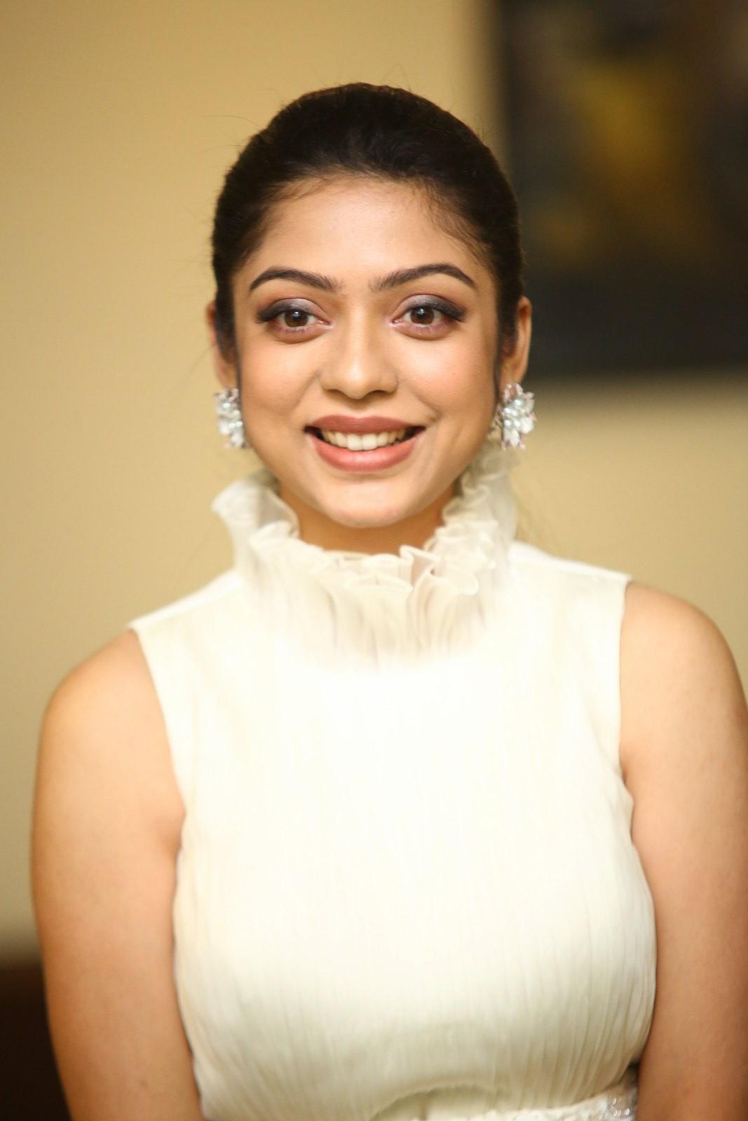 Varsha Bollamma Photoshoot 102