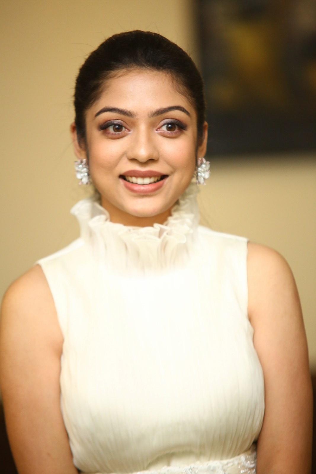 Varsha Bollamma Photoshoot 103
