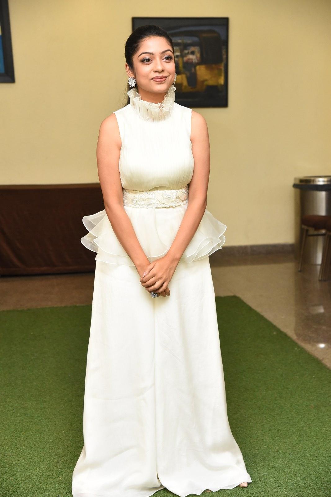 Varsha Bollamma Photoshoot 112
