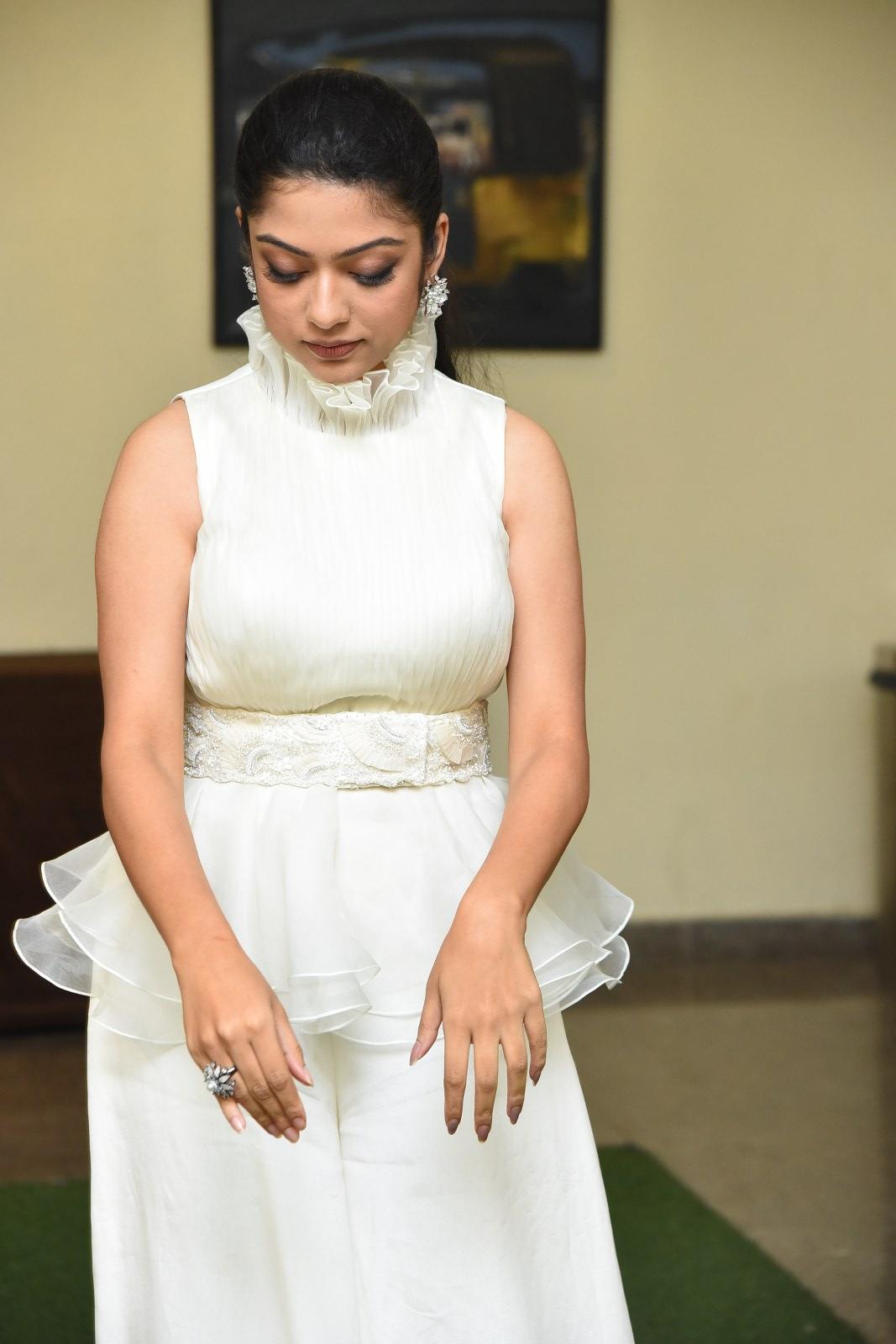 Varsha Bollamma Photoshoot 114