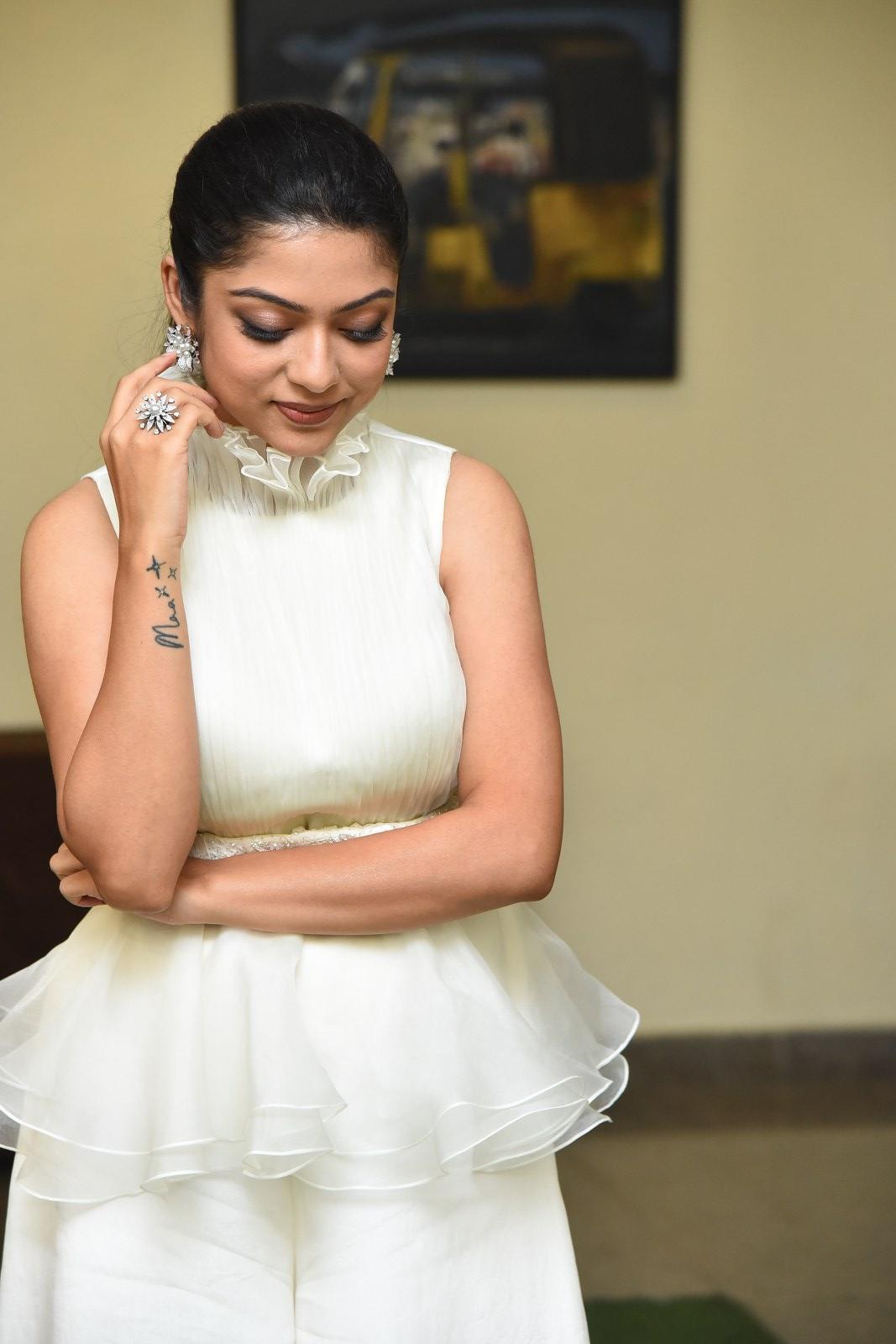 Varsha Bollamma Photoshoot 122