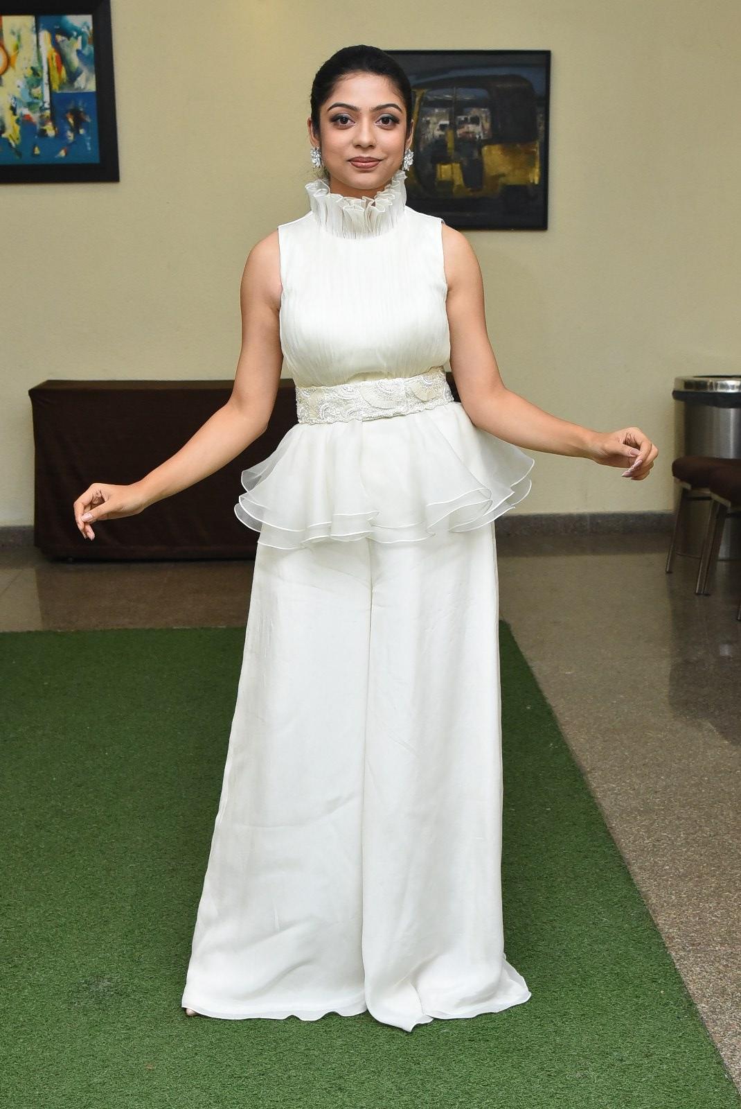 Varsha Bollamma Photoshoot 147