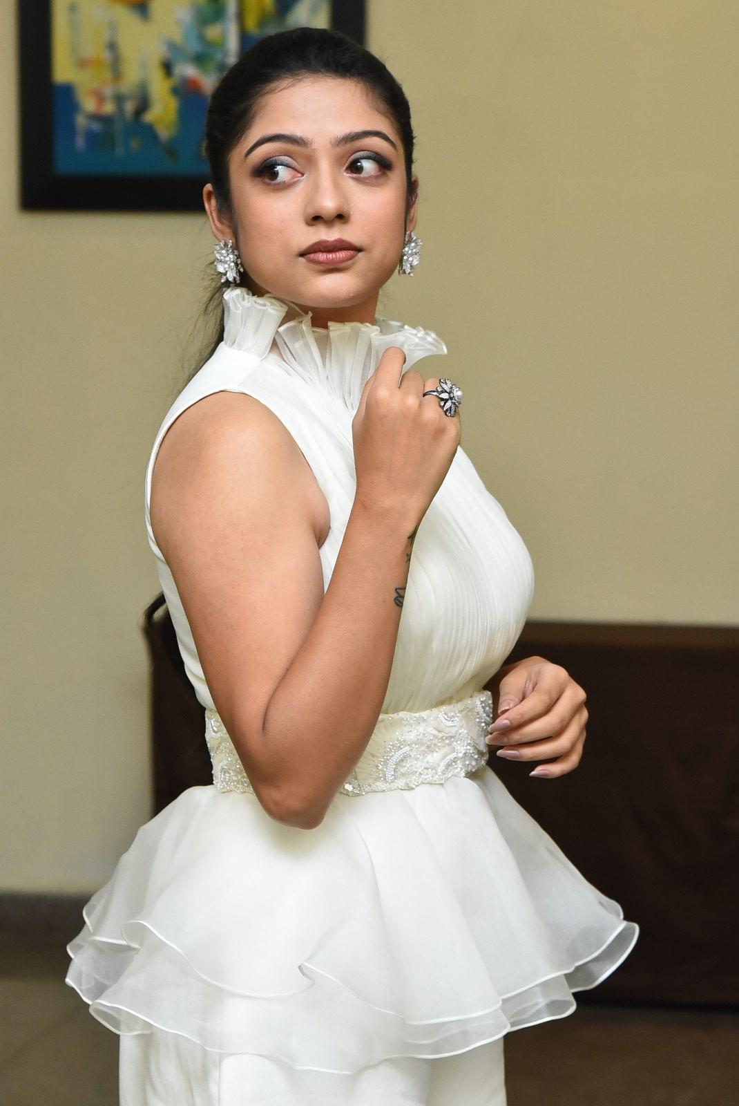 Varsha Bollamma Photoshoot 154