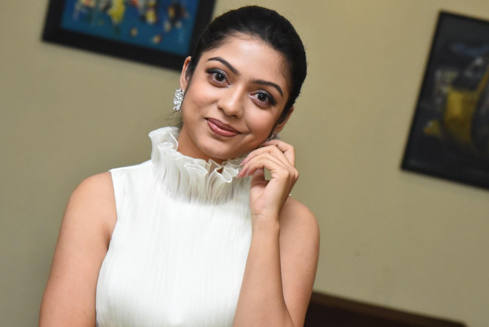 Varsha Bollamma Photoshoot 162