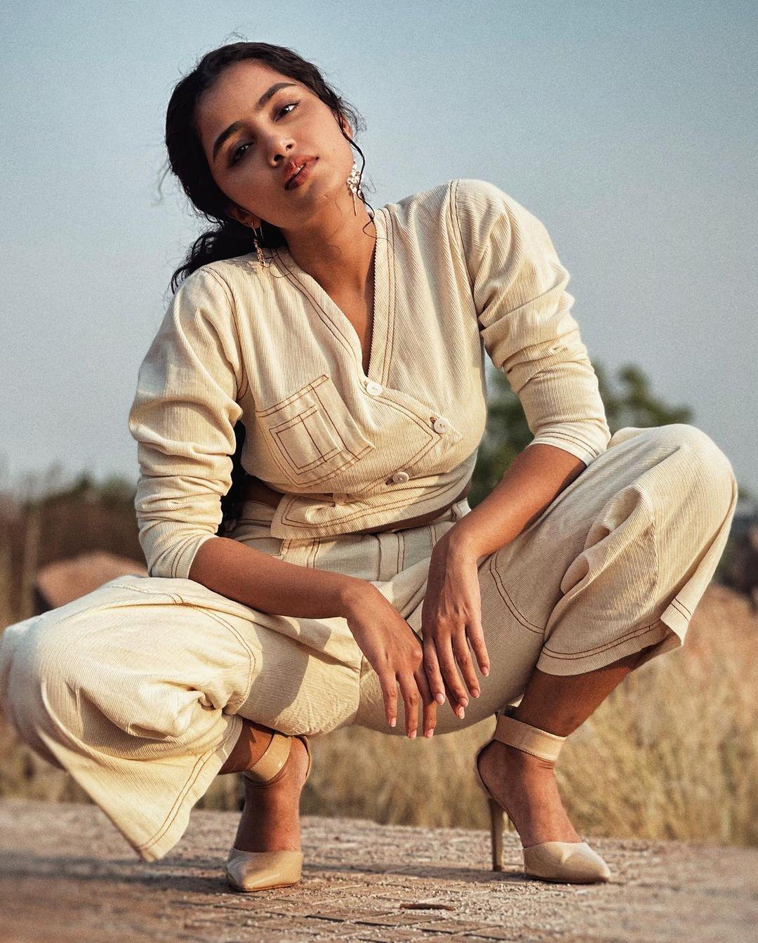 Anupama Parameswaran (9)