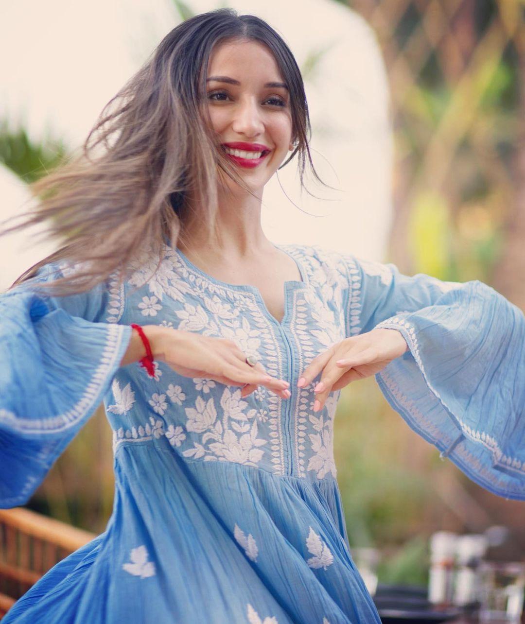Heli Daruwala (5)