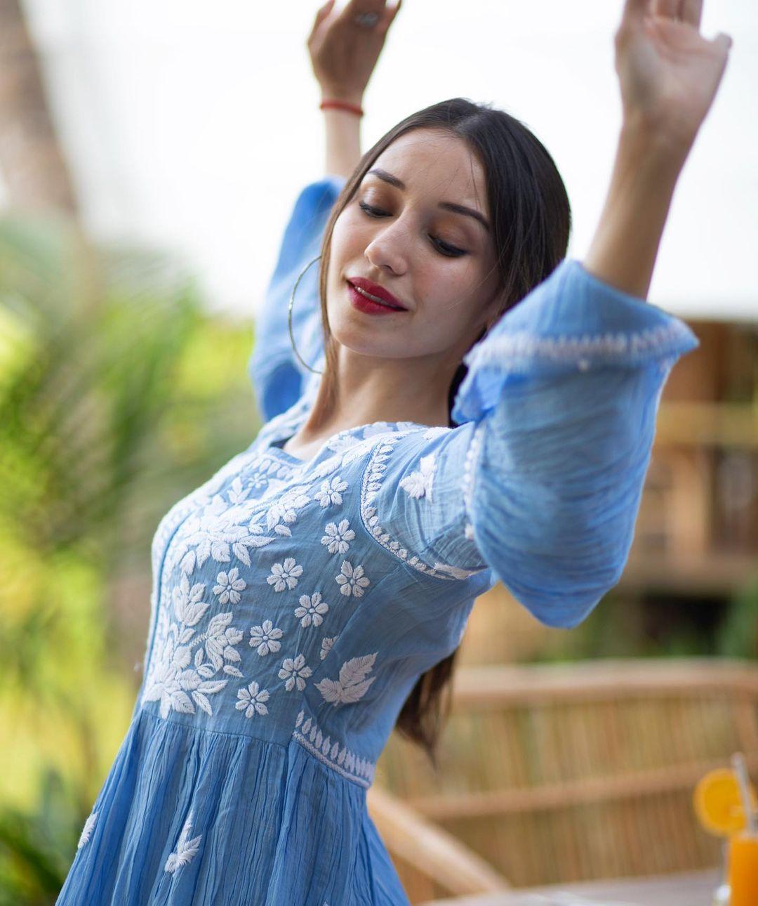 Heli Daruwala (6)