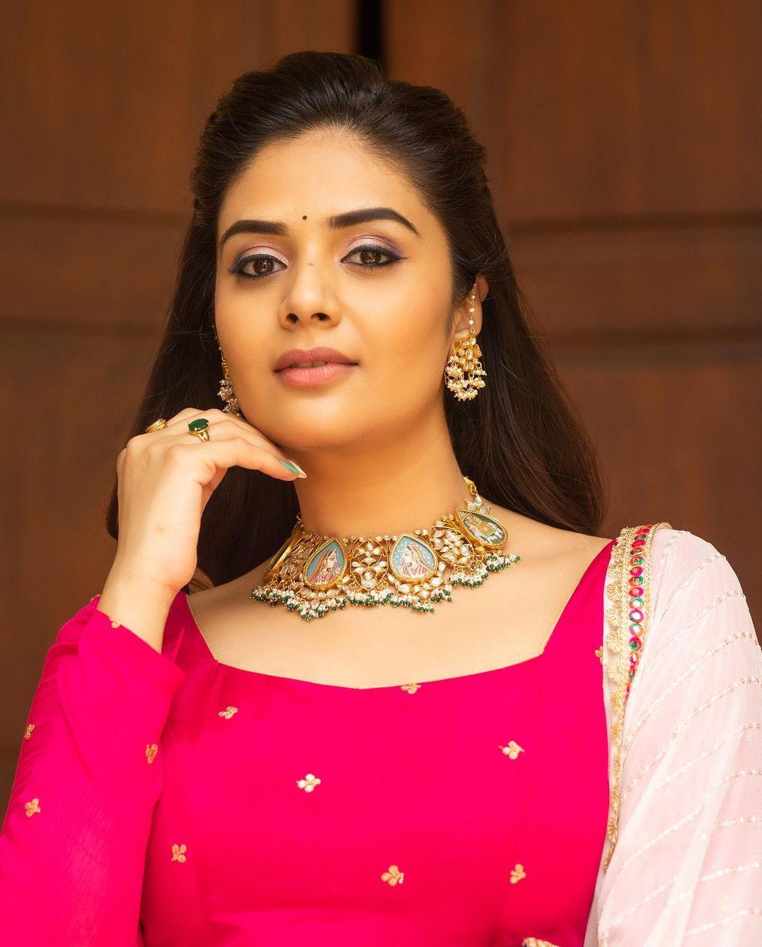 SreeMukhi Latest (1)