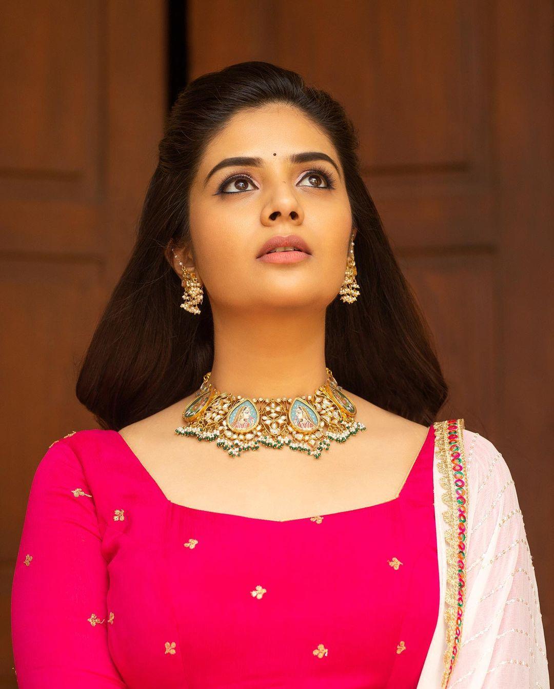 SreeMukhi Latest (16)