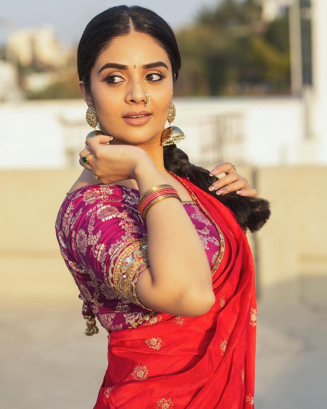 SreeMukhi Latest (7)