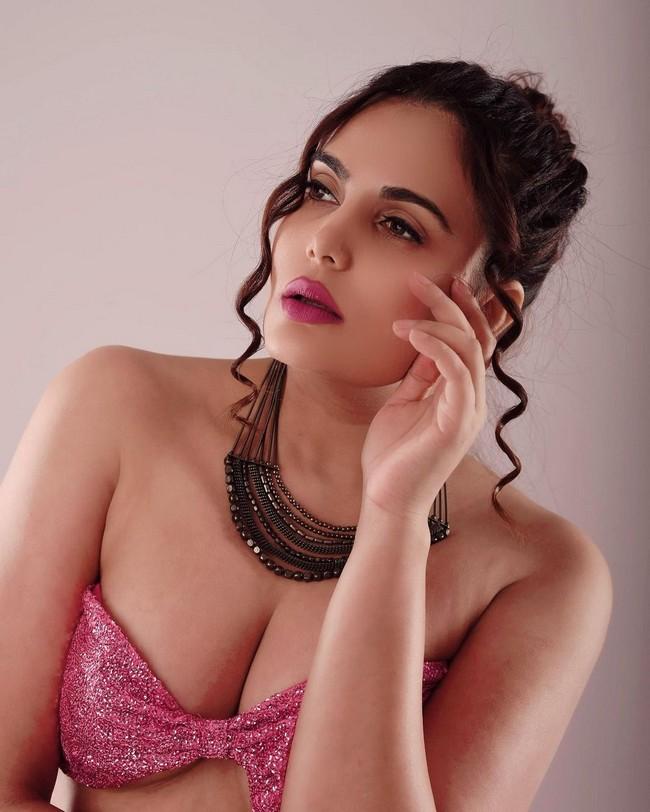 Anupma Agnihotri 16