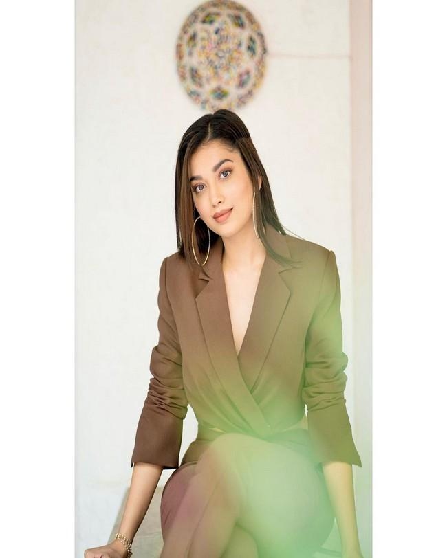 Digangana Suryavanshi 10