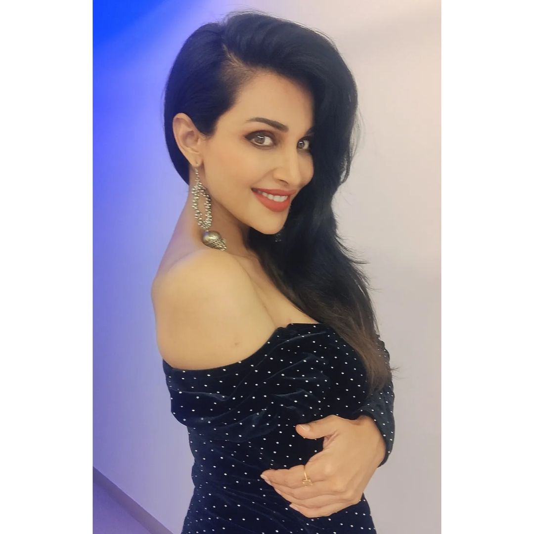 Flora Saini (8)