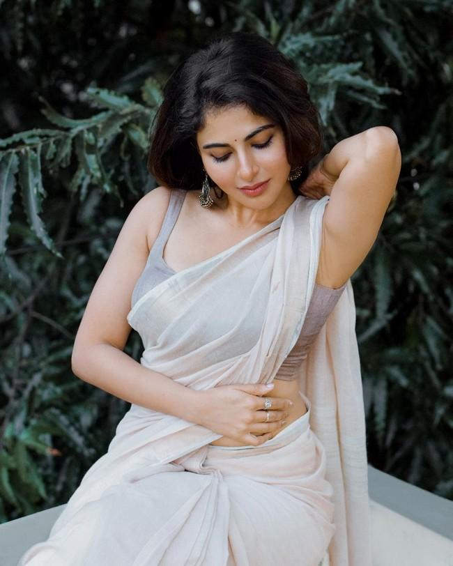 Iswarya Menon 7