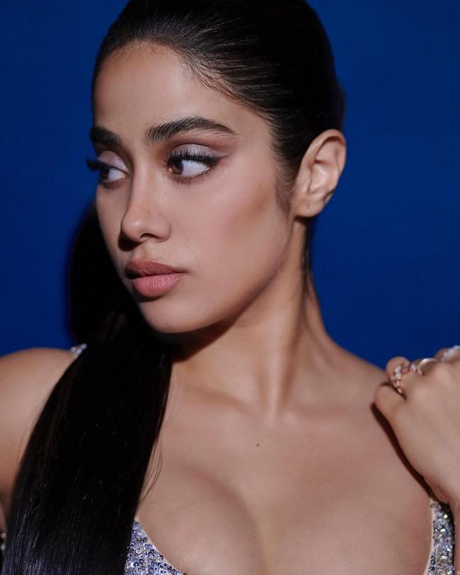 Janhvi Kapoor 4