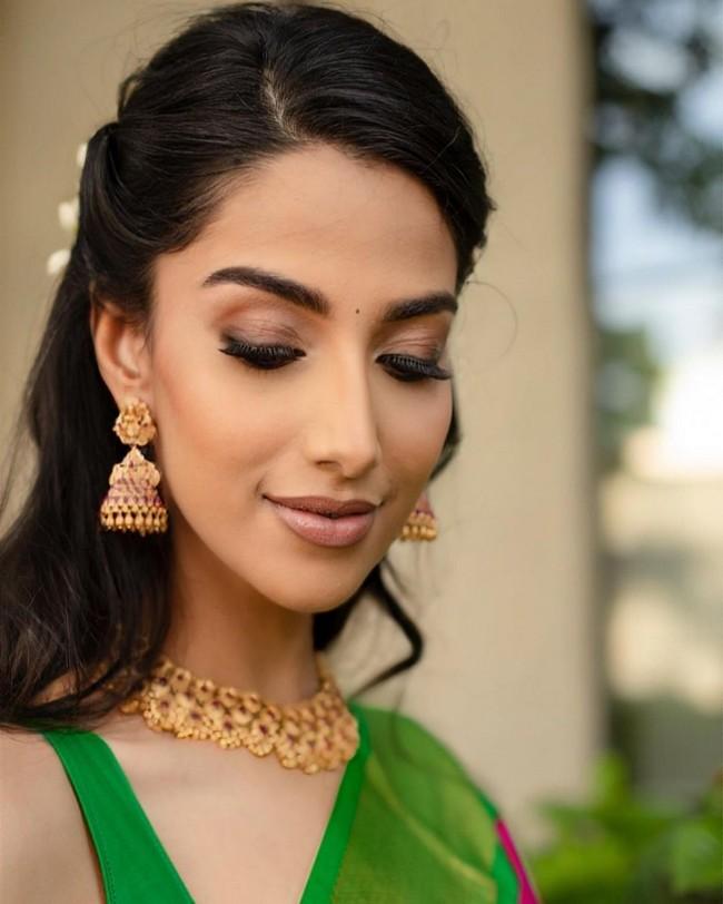 Meenakshii Chaudhary 3