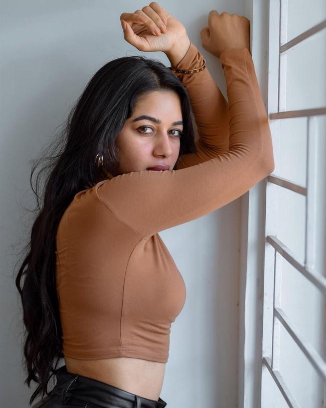 Mirnalini Ravi 12