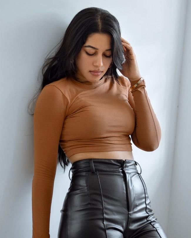 Mirnalini Ravi 13