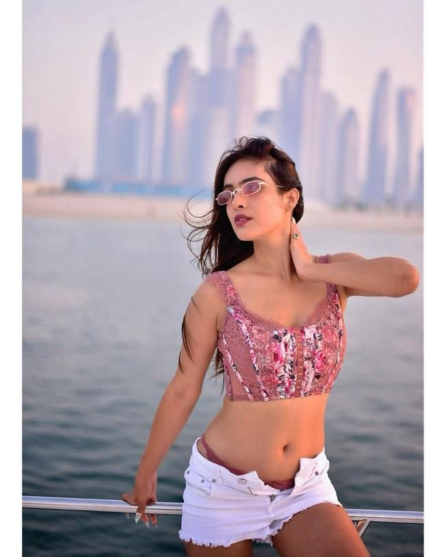 Nehhaa Malik 10