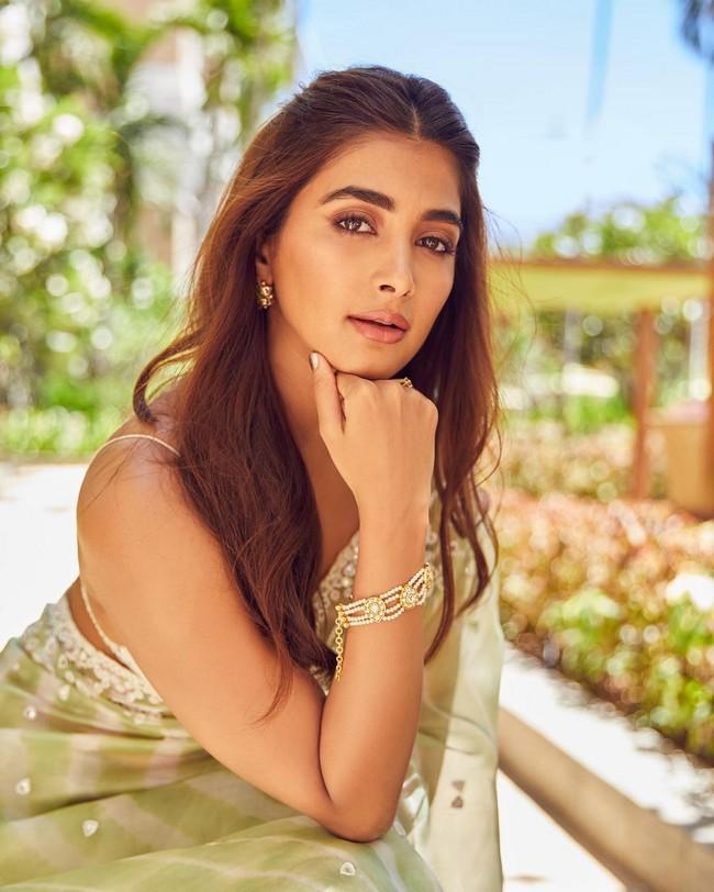 Pooja Hegde 11
