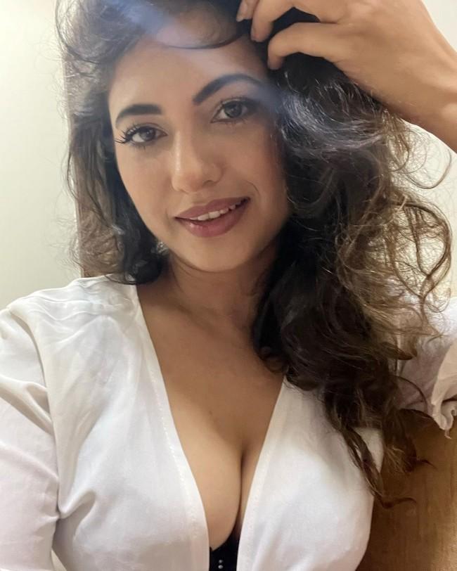 Poonam Rajput 7