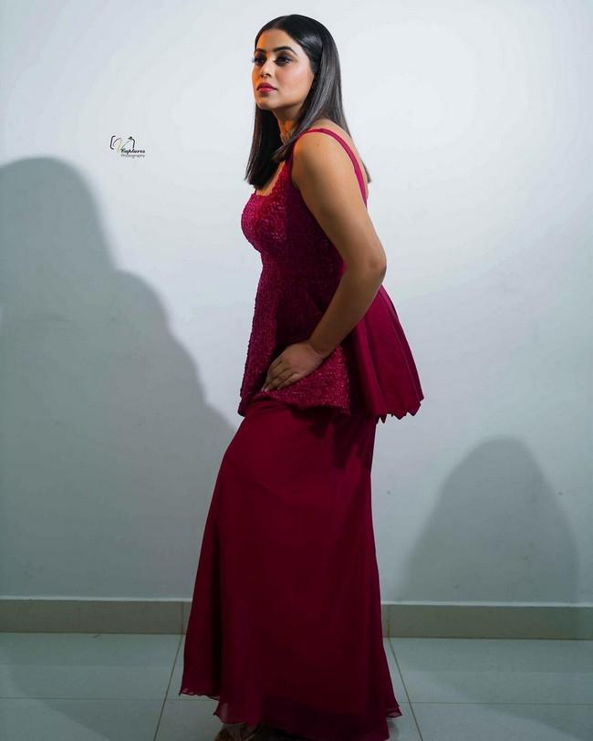 Poorna 11