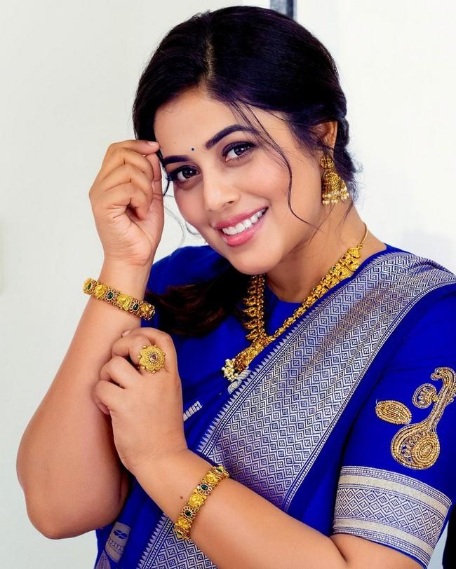 Poorna 5