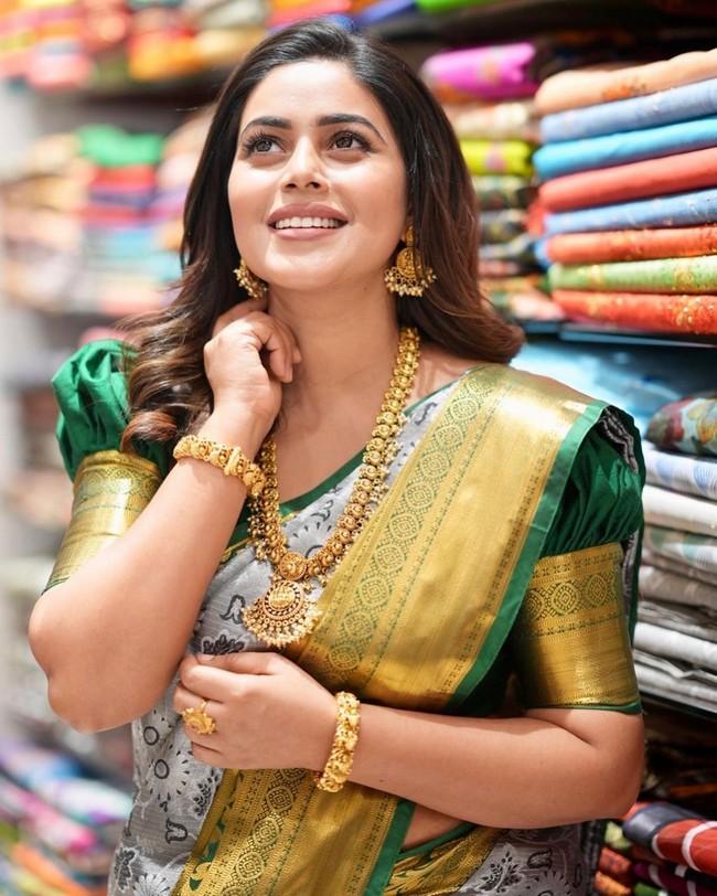 Poorna 7