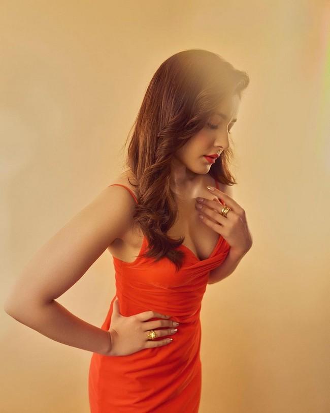 Raashii Khanna 5