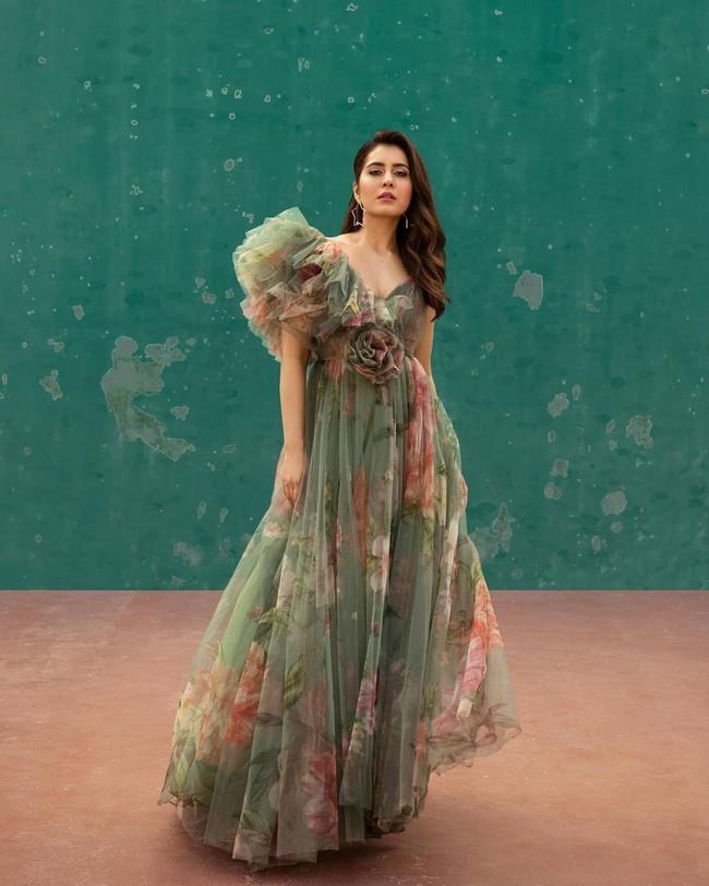 Raashii Khanna 6