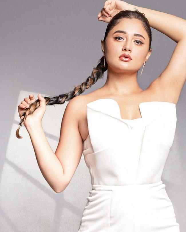Rashami Desai 4