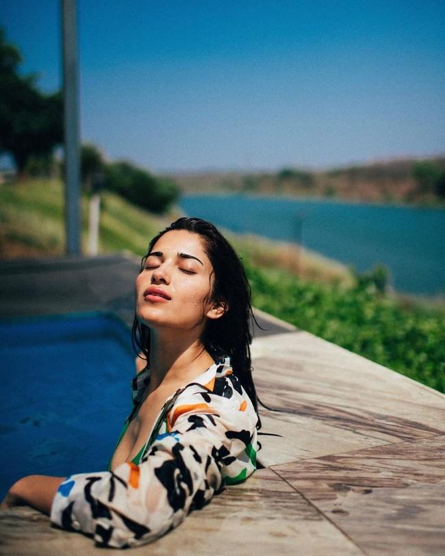 Ruhani Sharma 10