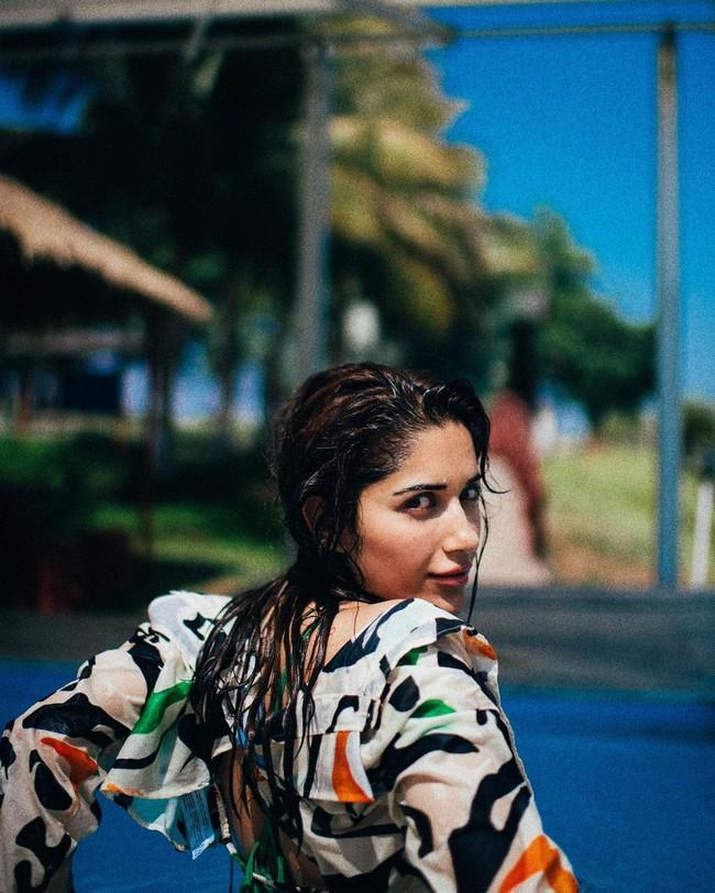Ruhani Sharma 2