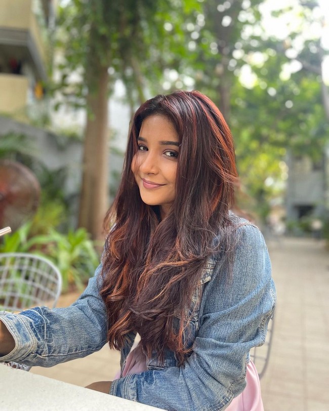 Sakshi Agarwal 6