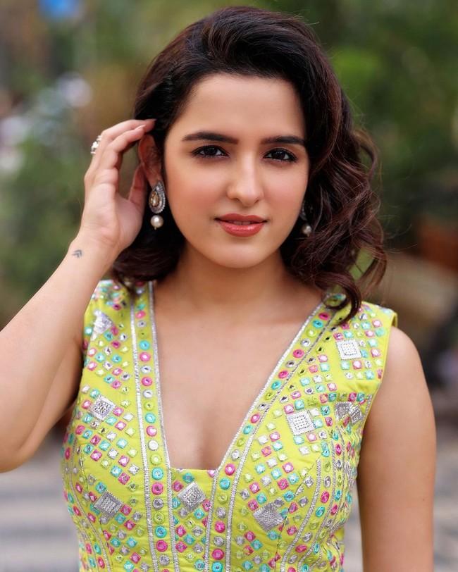 Shirley 6