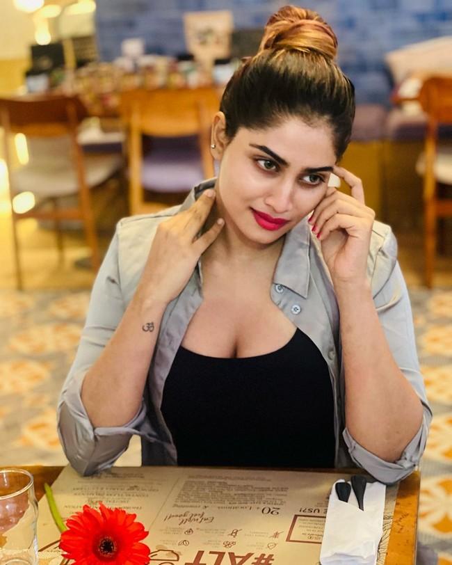 Shivani Narayanan 10