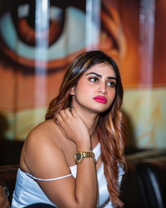 Shivani Narayanan 6