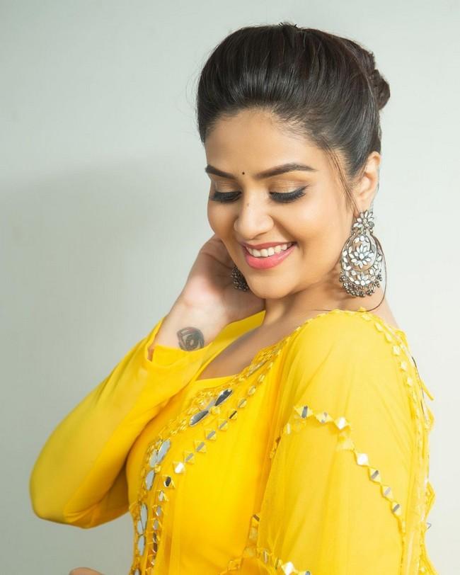 Sreemukhi 4