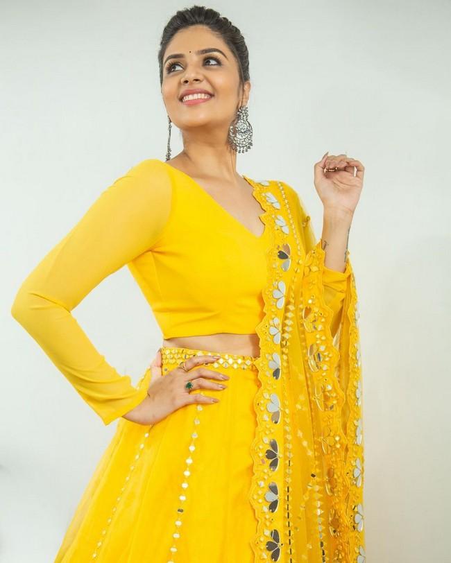 Sreemukhi 8