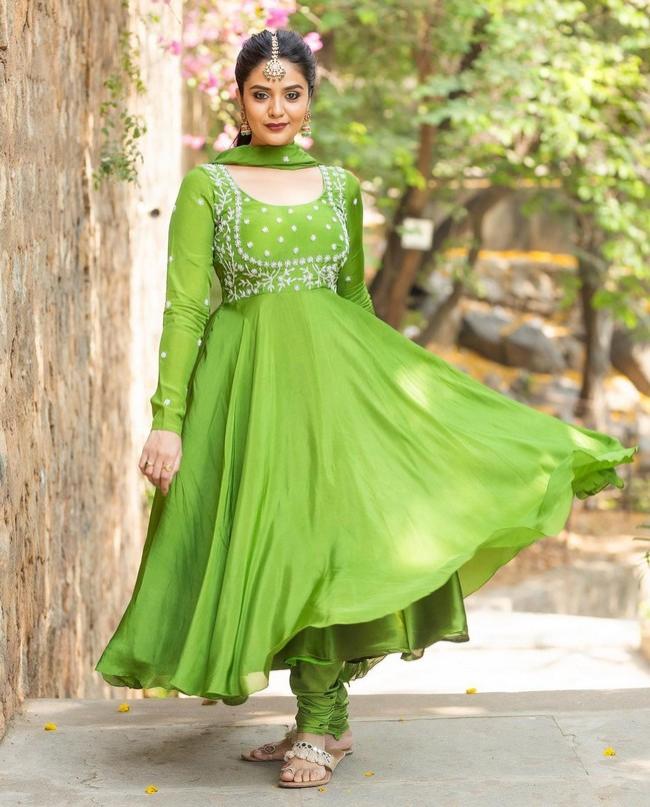 Sreemukhi 3