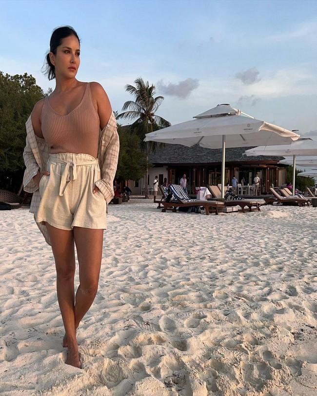 Sunny Leone 12